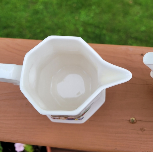 Nikko | Christmastime Collection sugar & creamer set - Picture 5 of 13